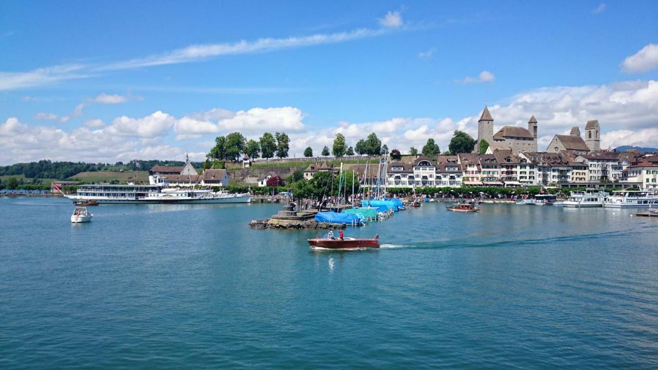 Privatzimmer 300M Zur S-Bahn Jona Rapperswil-Jona エクステリア 写真